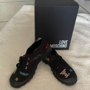 Love Moschino